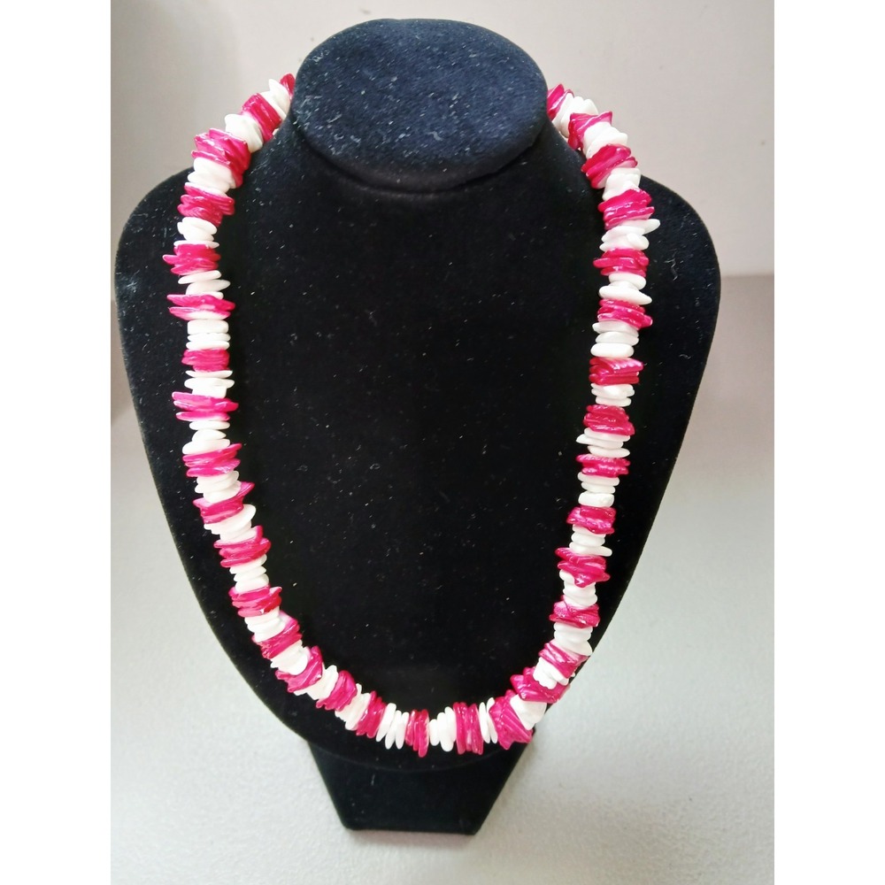 Vintage Beachy Boho Red White Puka Chip Shell Necklace with Barrel Clasp